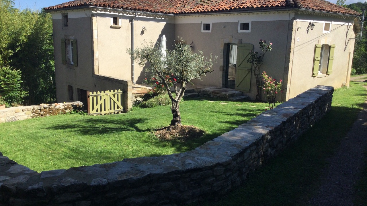 Photo of Outdoor in Camburat
