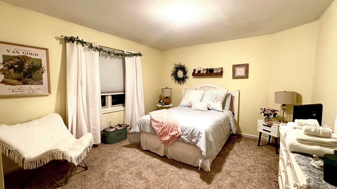 Photo of Bedroom in Saratoga Springs