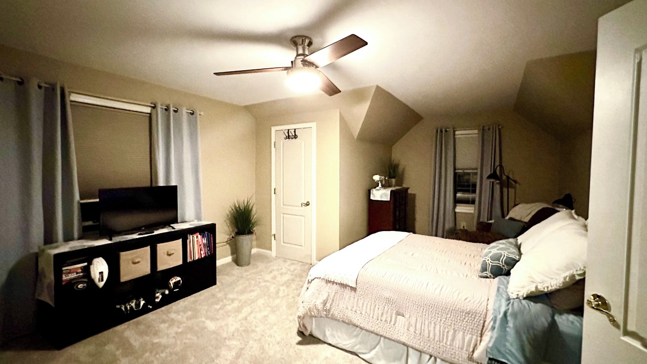 Photo of Bedroom in Saratoga Springs