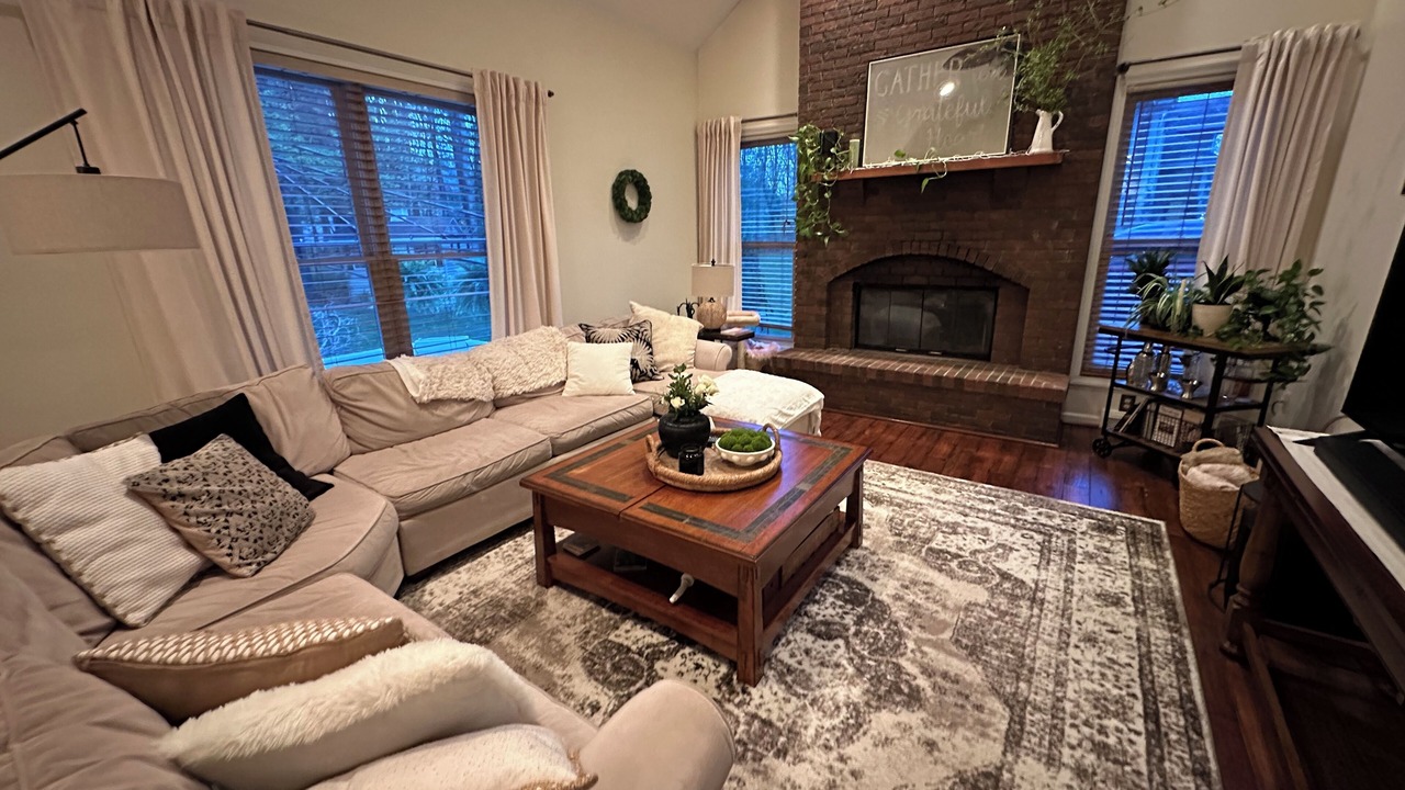 Photo of Livingroom in Saratoga Springs