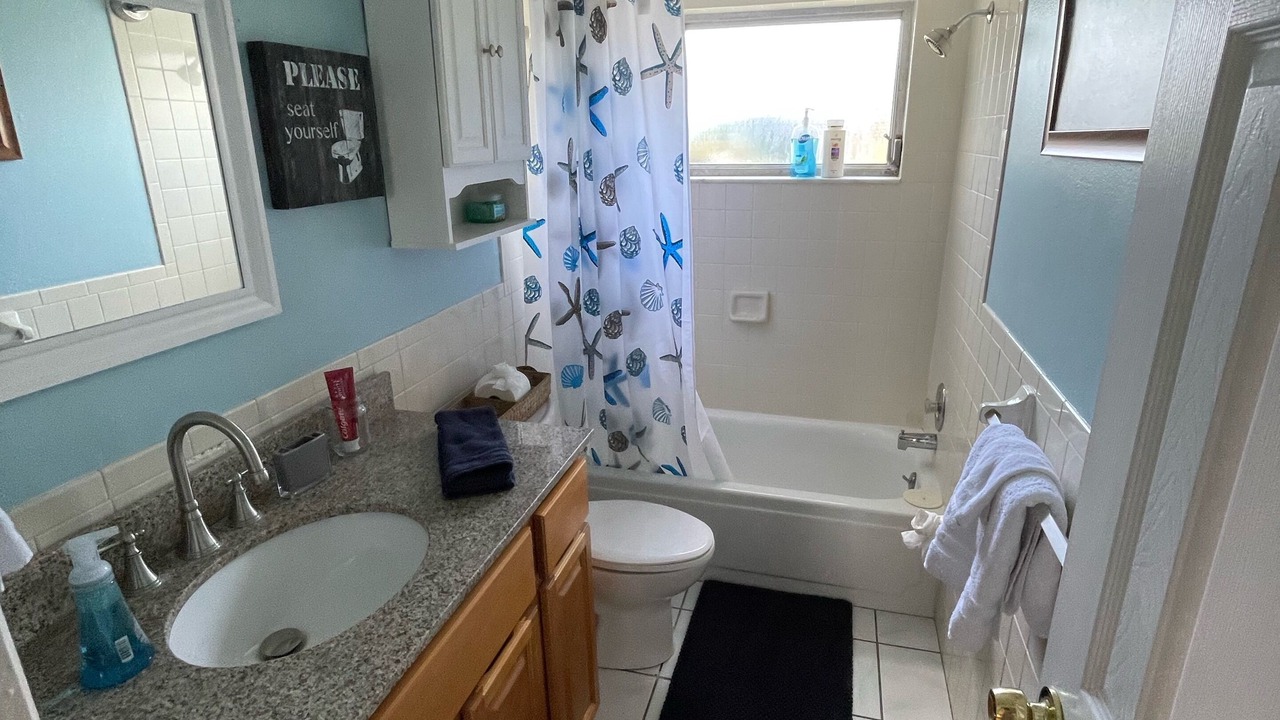 Photo of Bathroom in Anona