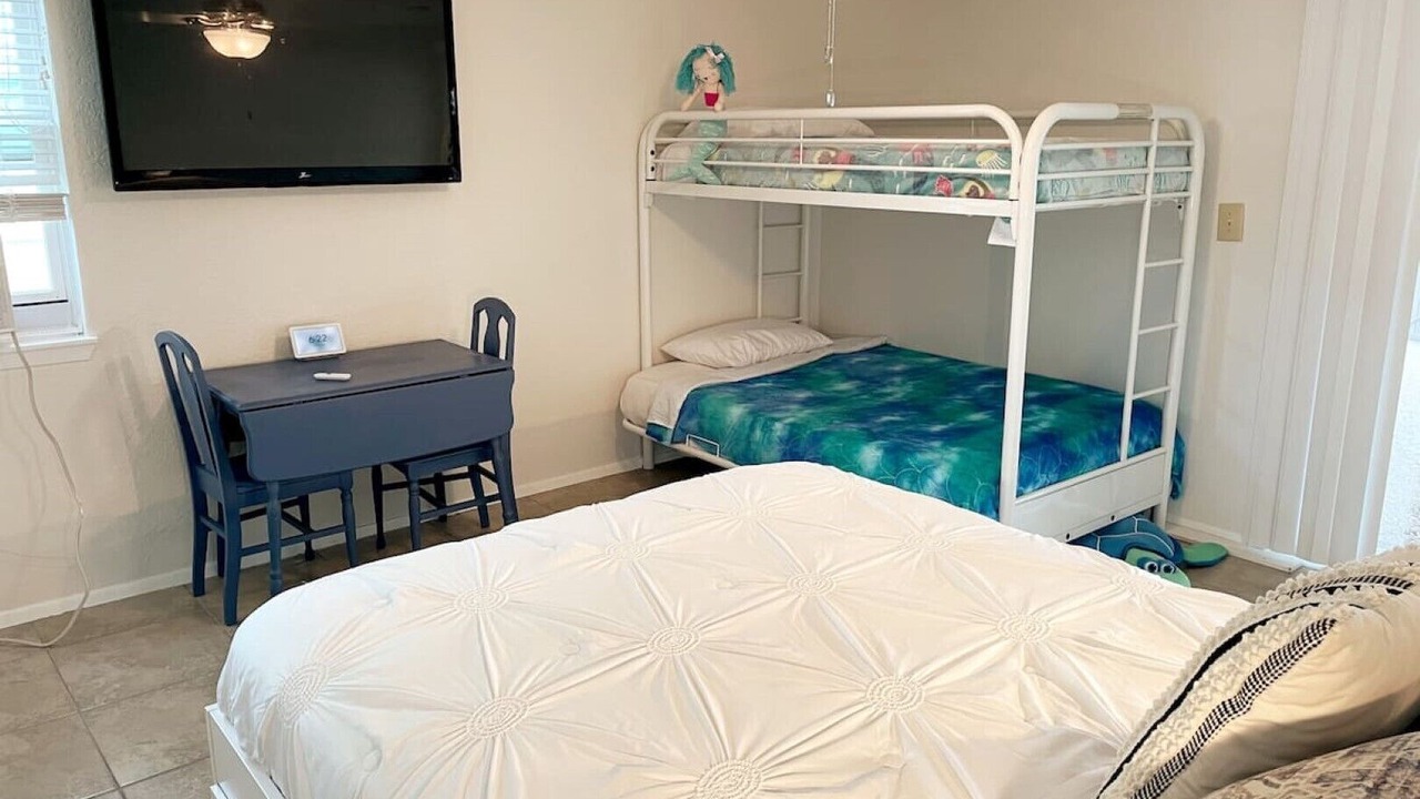 Photo of Bedroom in City-by-the Sea