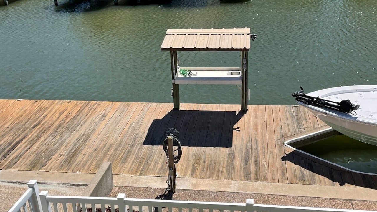 Photo of Outdoor in City-by-the Sea