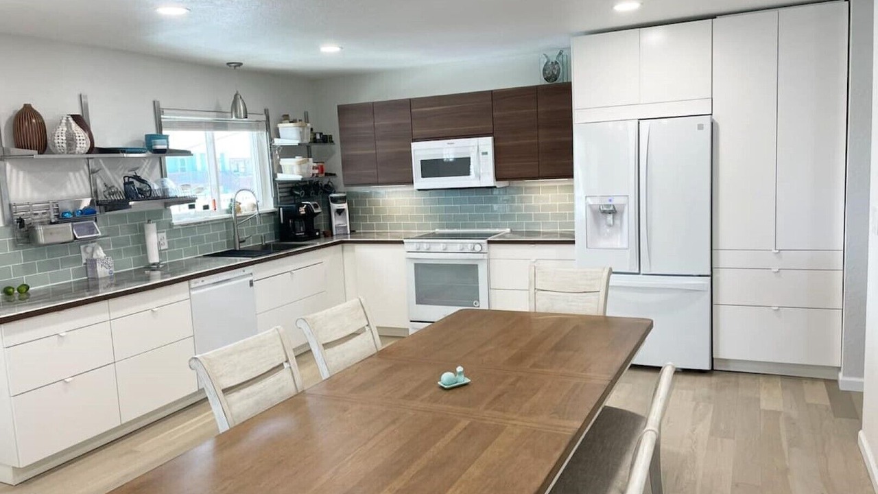 Photo of Kitchen in City-by-the Sea