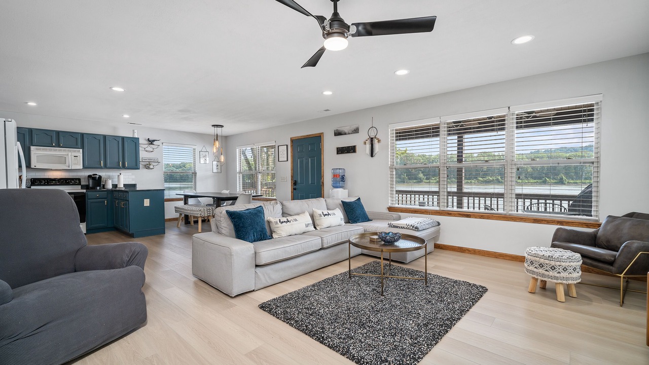Photo of Livingroom in Michael