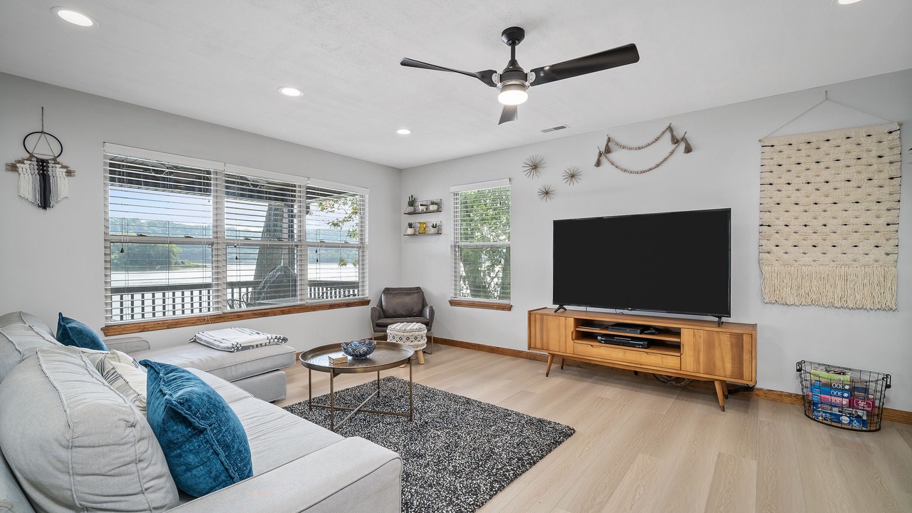 Photo of Livingroom in Michael