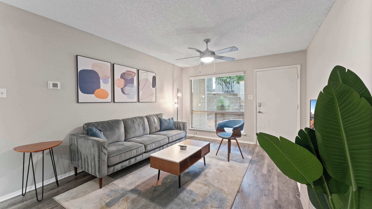 Photo of Livingroom in Dawson