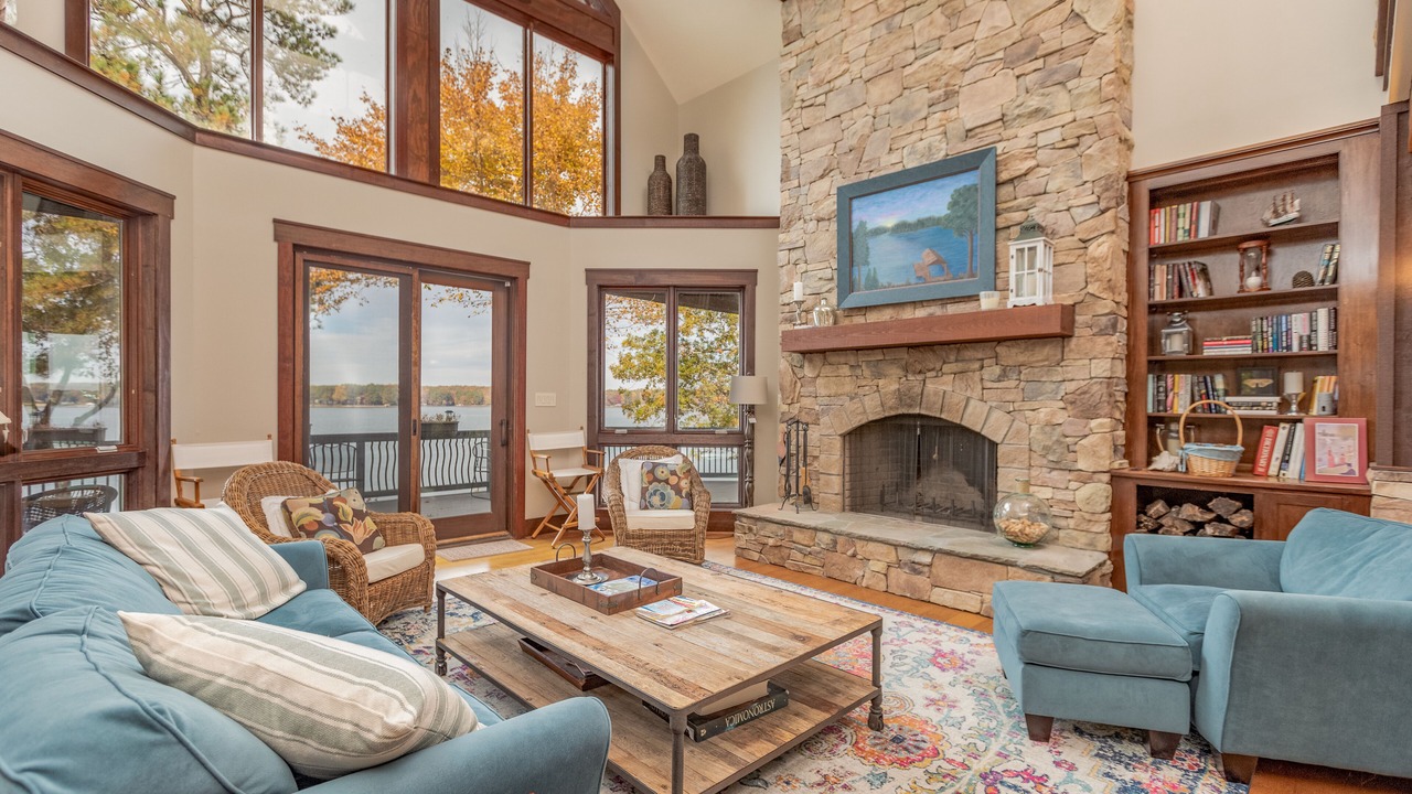 Photo of Livingroom in Olde Ferry Estates