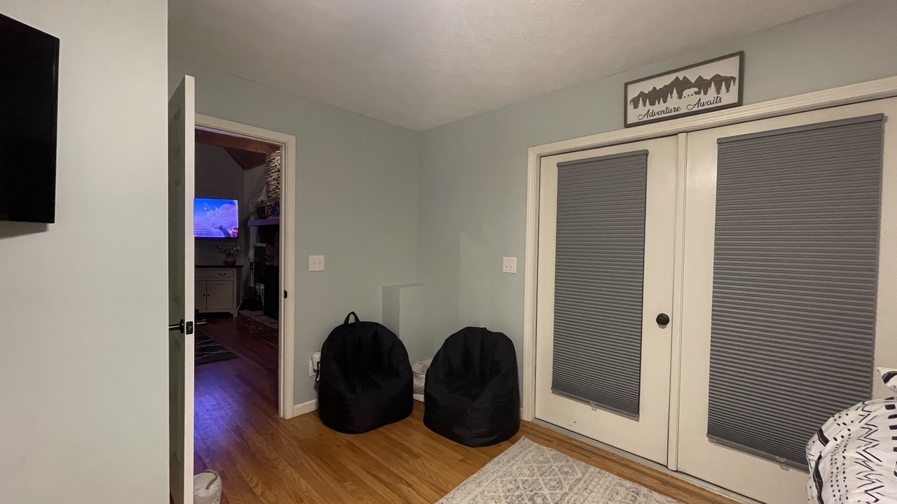 Photo of Bedroom in Walnut Mountain