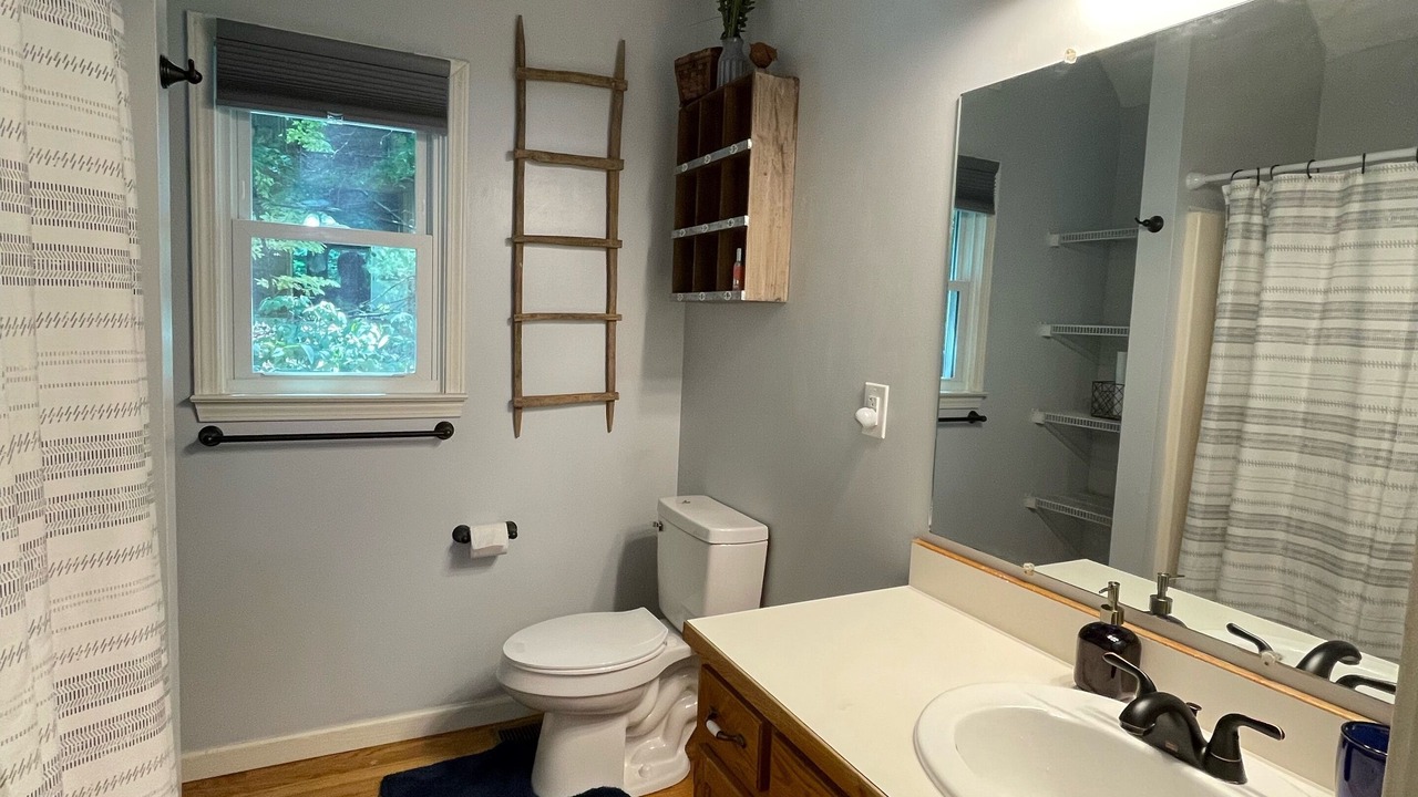 Photo of Bathroom in Walnut Mountain