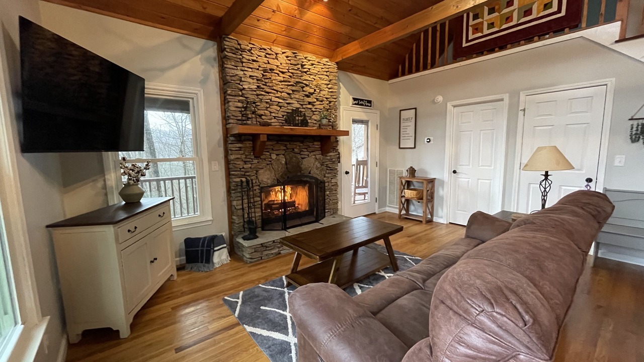 Photo of Livingroom in Walnut Mountain