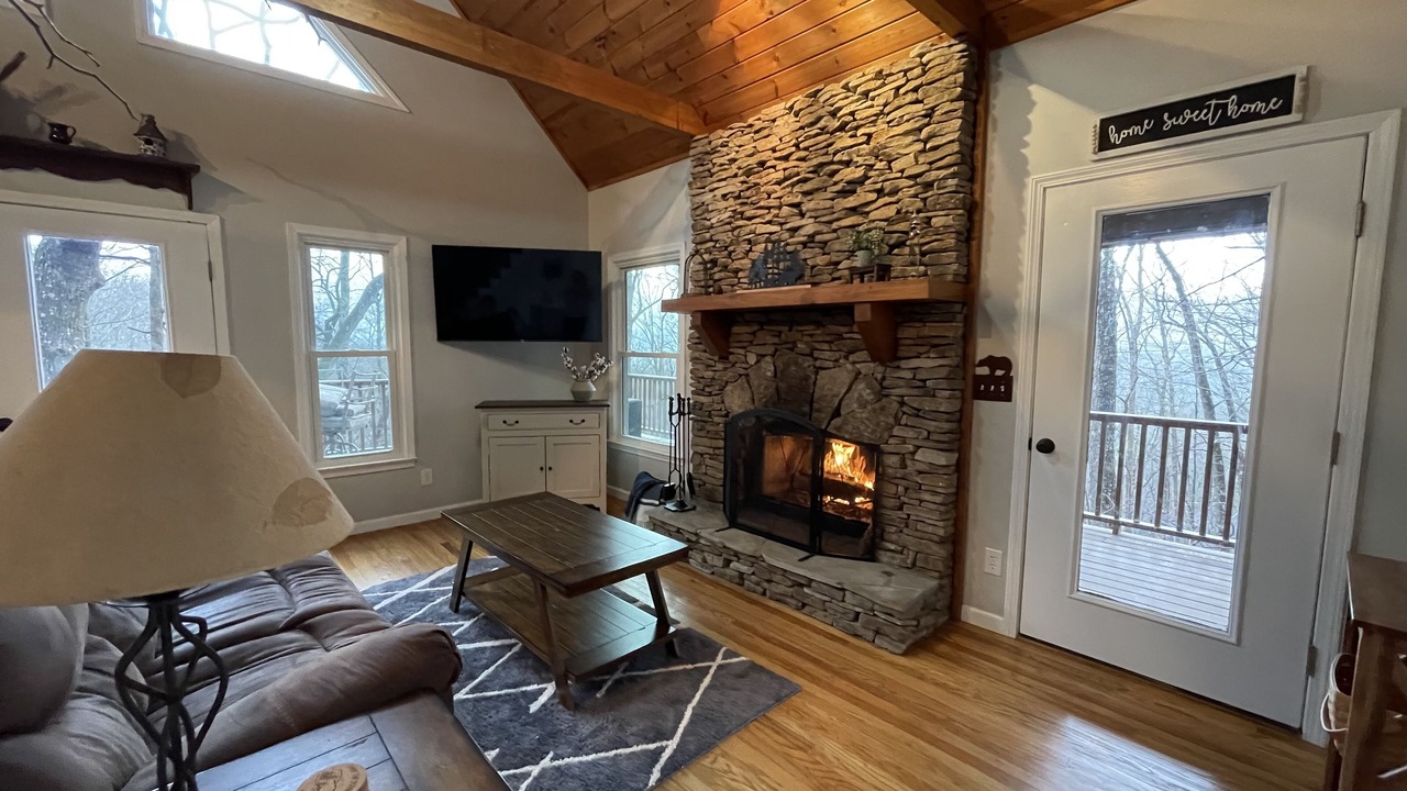 Photo of Livingroom in Walnut Mountain