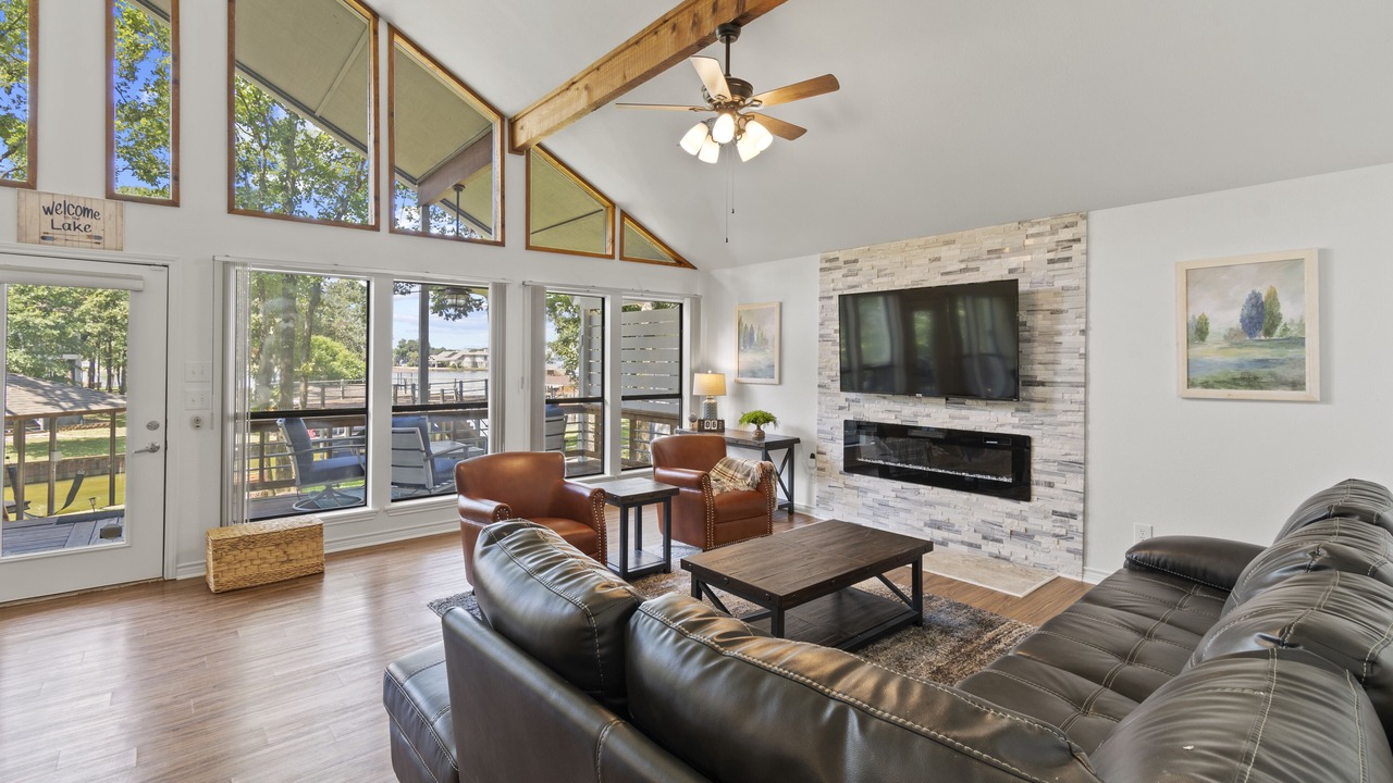 Photo of Livingroom in Carolyn Estates