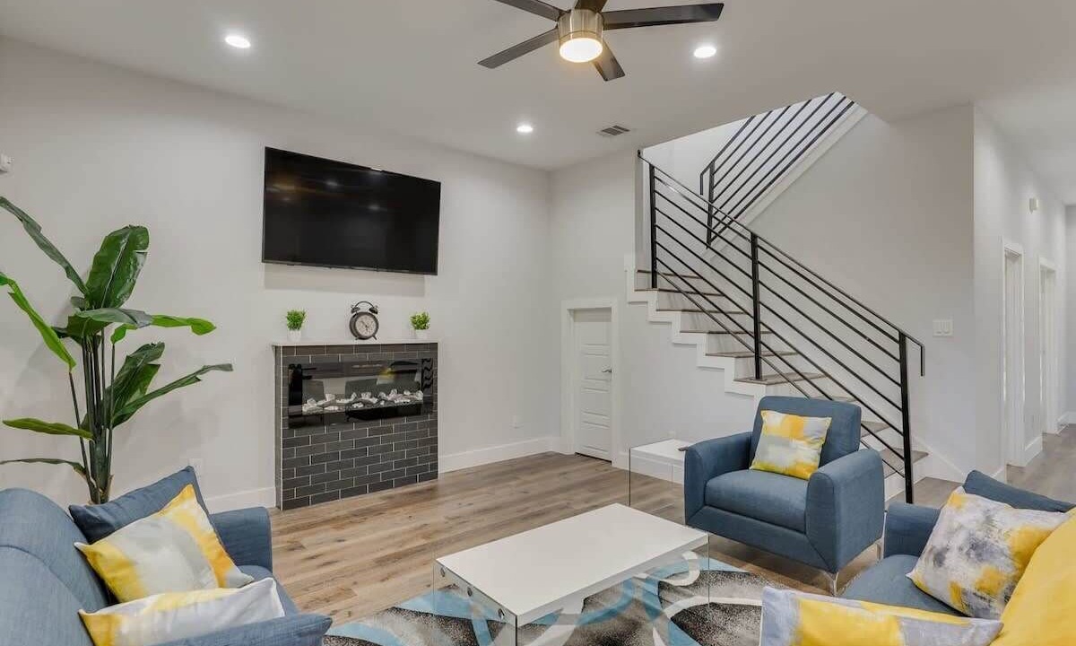 Photo of Livingroom in West Dallas
