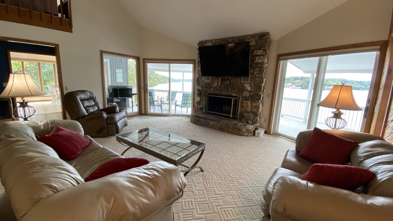Photo of Livingroom in Lake of the Ozarks