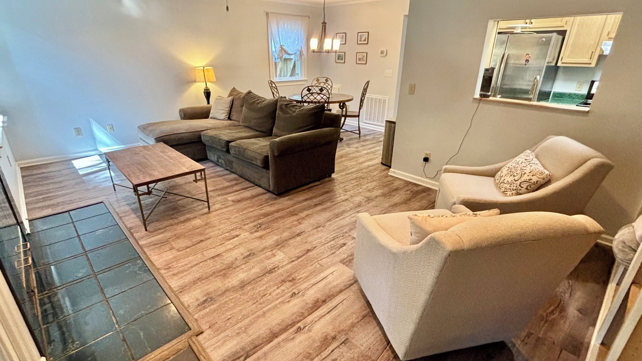 Photo of Livingroom in Auburn