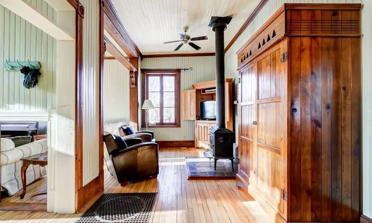Photo of Livingroom in Lac-des-Plages