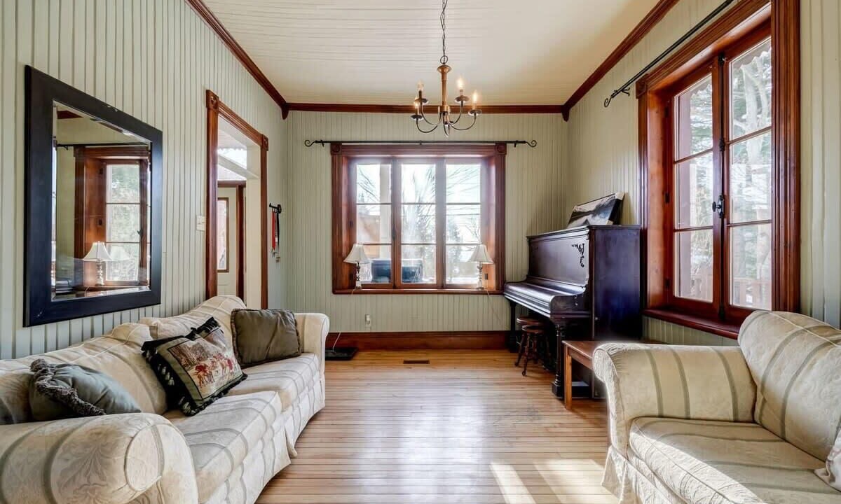 Photo of Livingroom in Lac-des-Plages