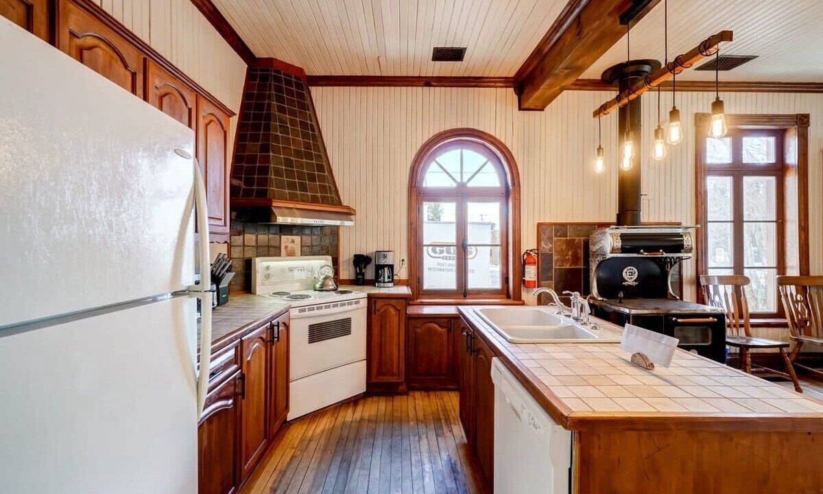 Photo of Kitchen in Lac-des-Plages