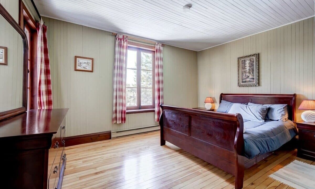 Photo of Bedroom in Lac-des-Plages