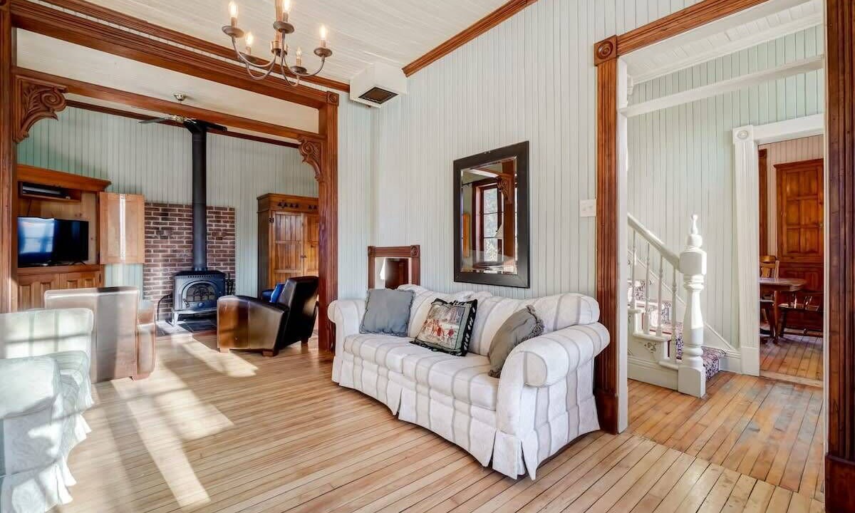 Photo of Livingroom in Lac-des-Plages