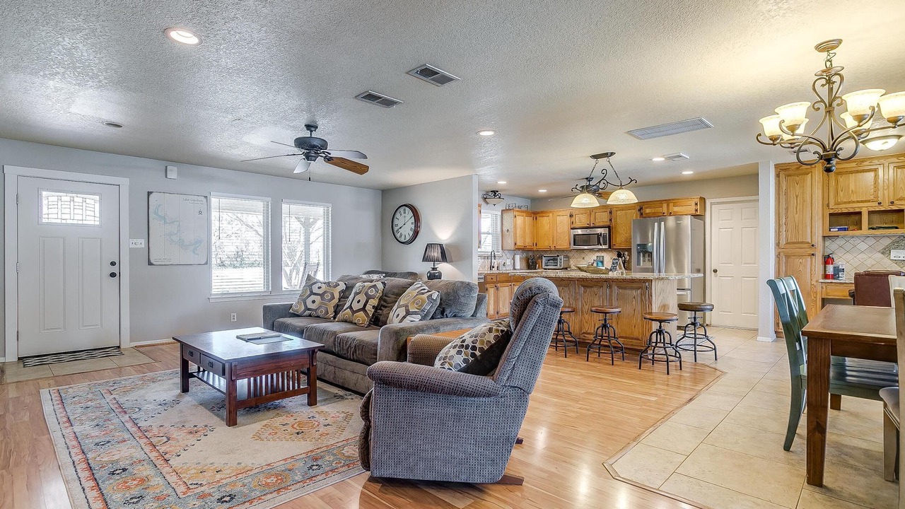 Photo of Livingroom in Granbury