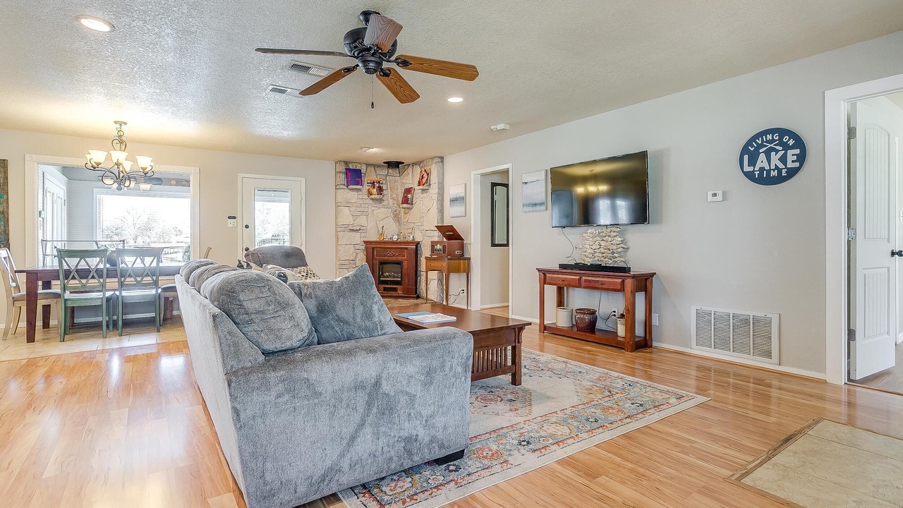 Photo of Livingroom in Granbury