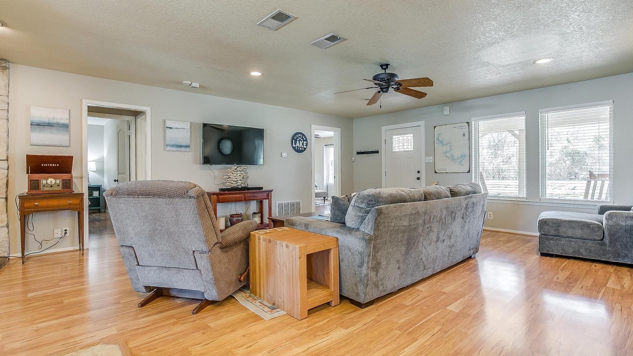 Photo of Livingroom in Granbury