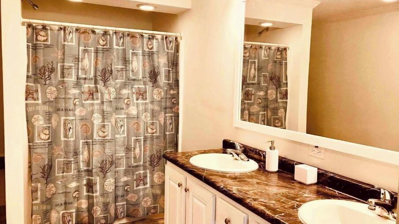 Photo of Bathroom in Hollywood