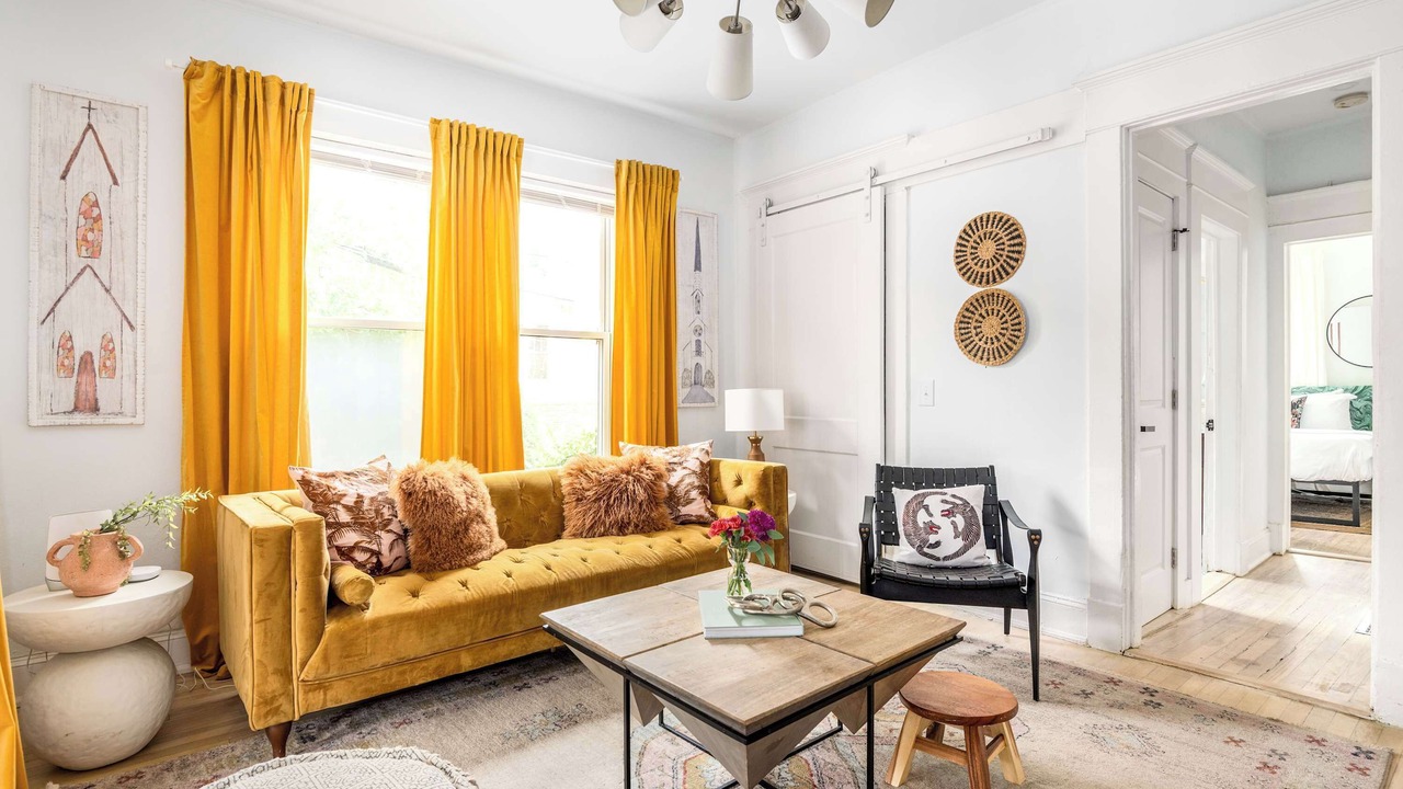 Photo of Livingroom in Candler Park