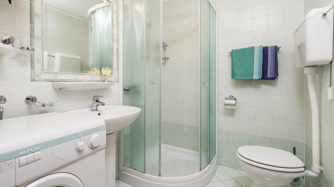 Photo of Bathroom in Pobri