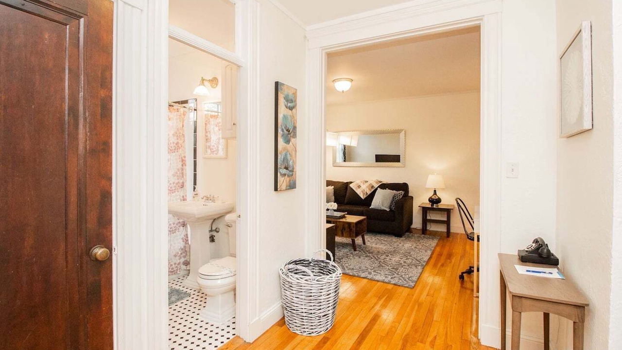 Photo of Others in Cleveland Circle