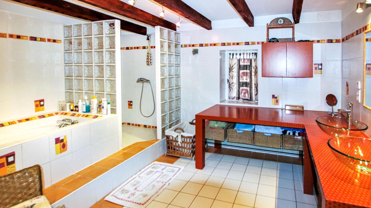 Photo of Bathroom in Loriol-sur-Drome