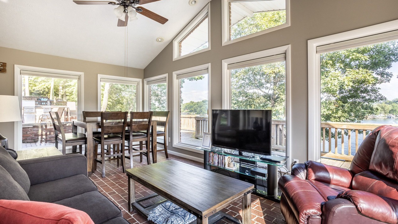 Photo of Livingroom in Monticello