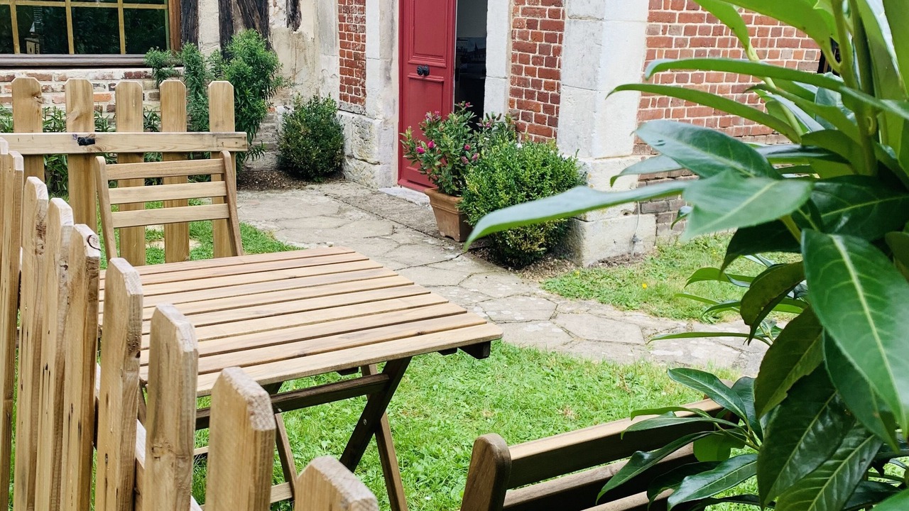 Photo of Outdoor in Pinterville