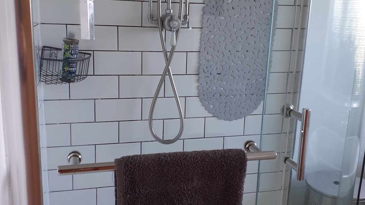 Photo of Bathroom in Galmpton