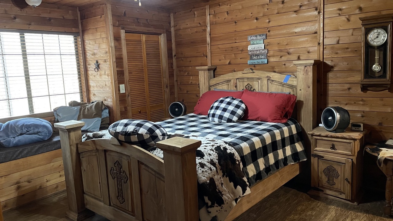 Photo of Bedroom in Flint Creek