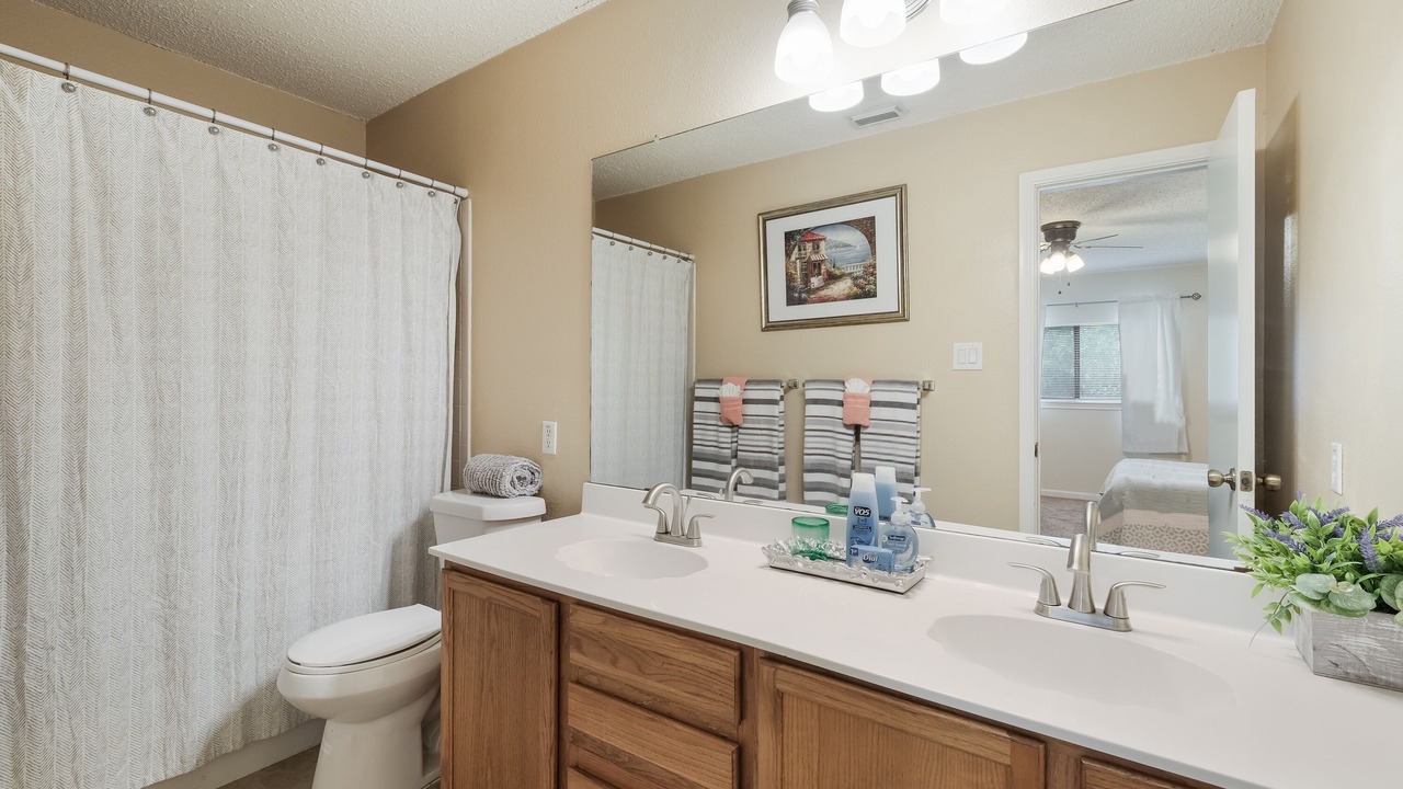 Photo of Bathroom in Northwest Crossing