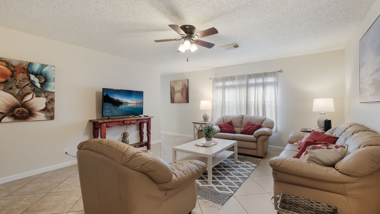 Photo of Livingroom in Northwest Crossing