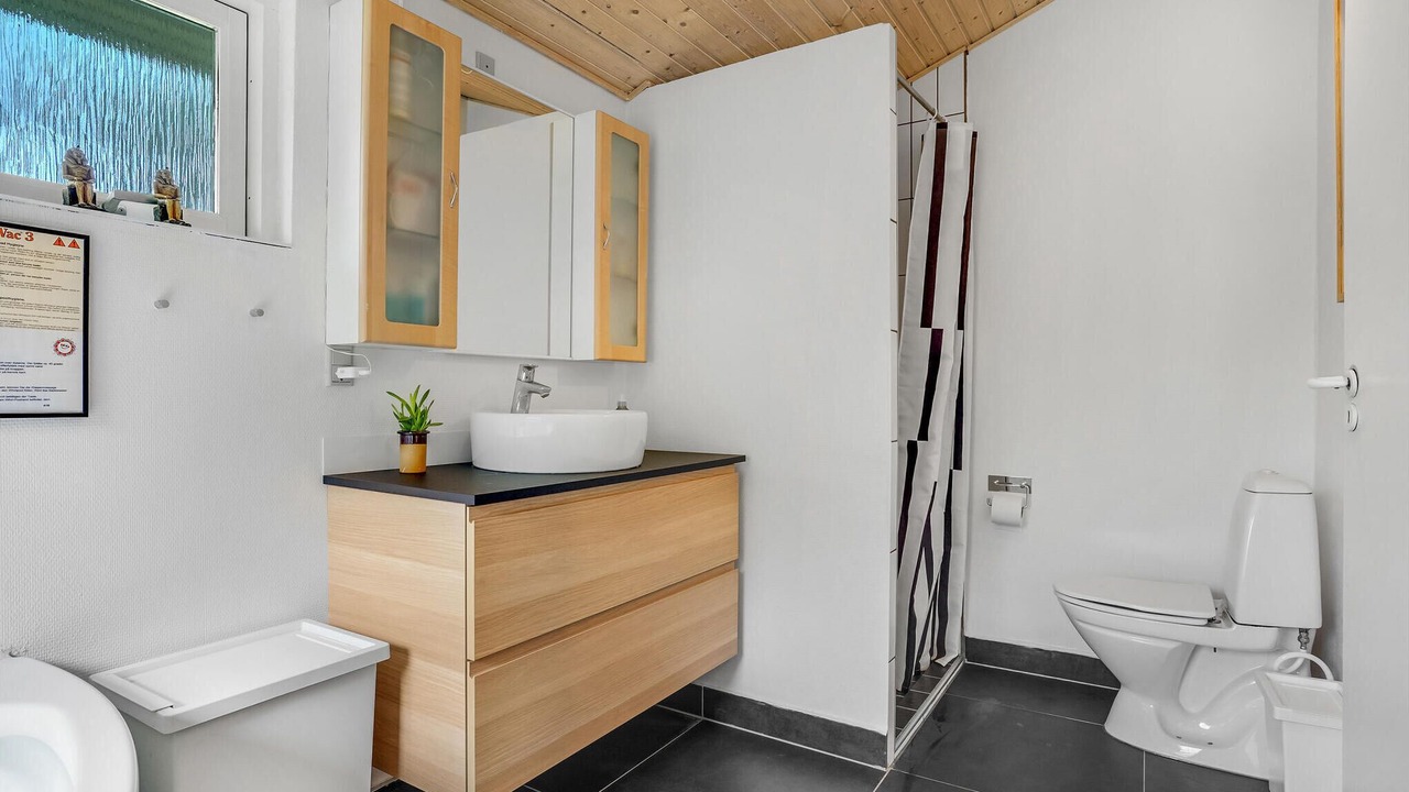 Photo of Bathroom in Femmøller