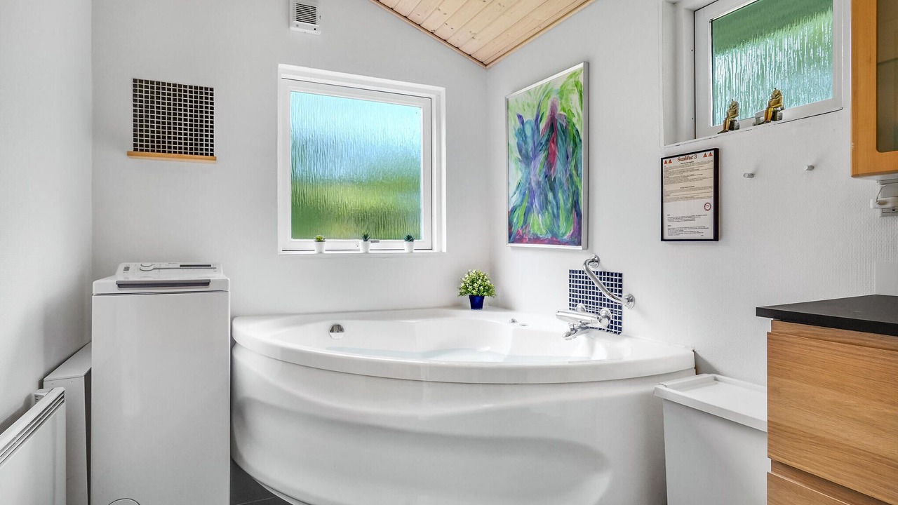 Photo of Bathroom in Femmøller