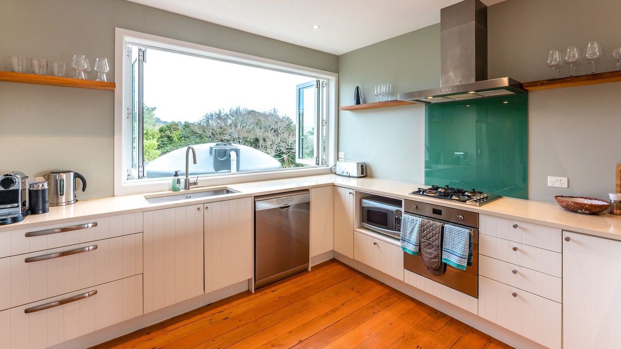 Photo of Kitchen in Onetangi