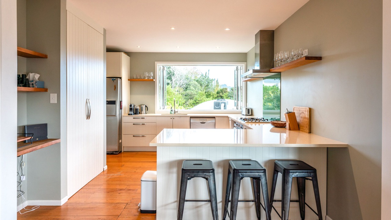 Photo of Kitchen in Onetangi