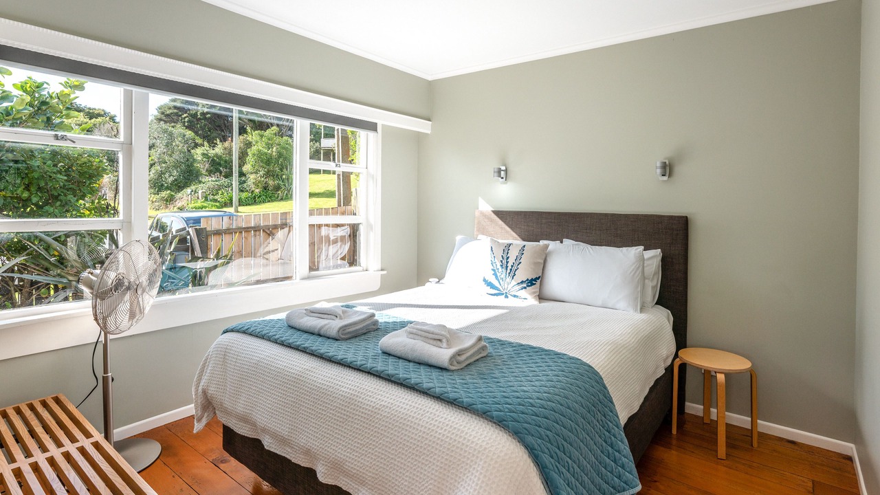 Photo of Bedroom in Onetangi