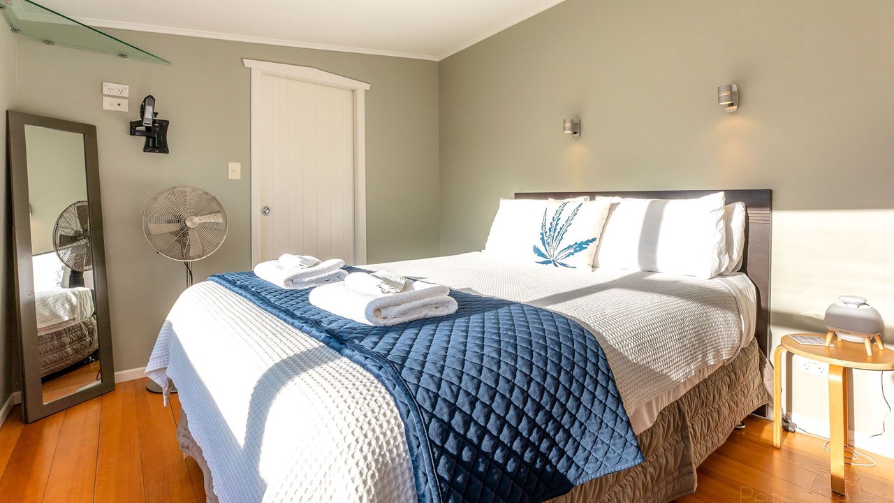 Photo of Bedroom in Onetangi