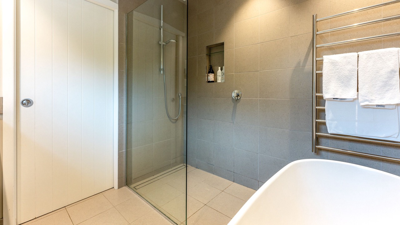 Photo of Bathroom in Onetangi