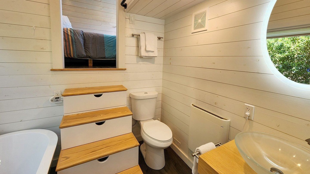 Photo of Bathroom in Waldport