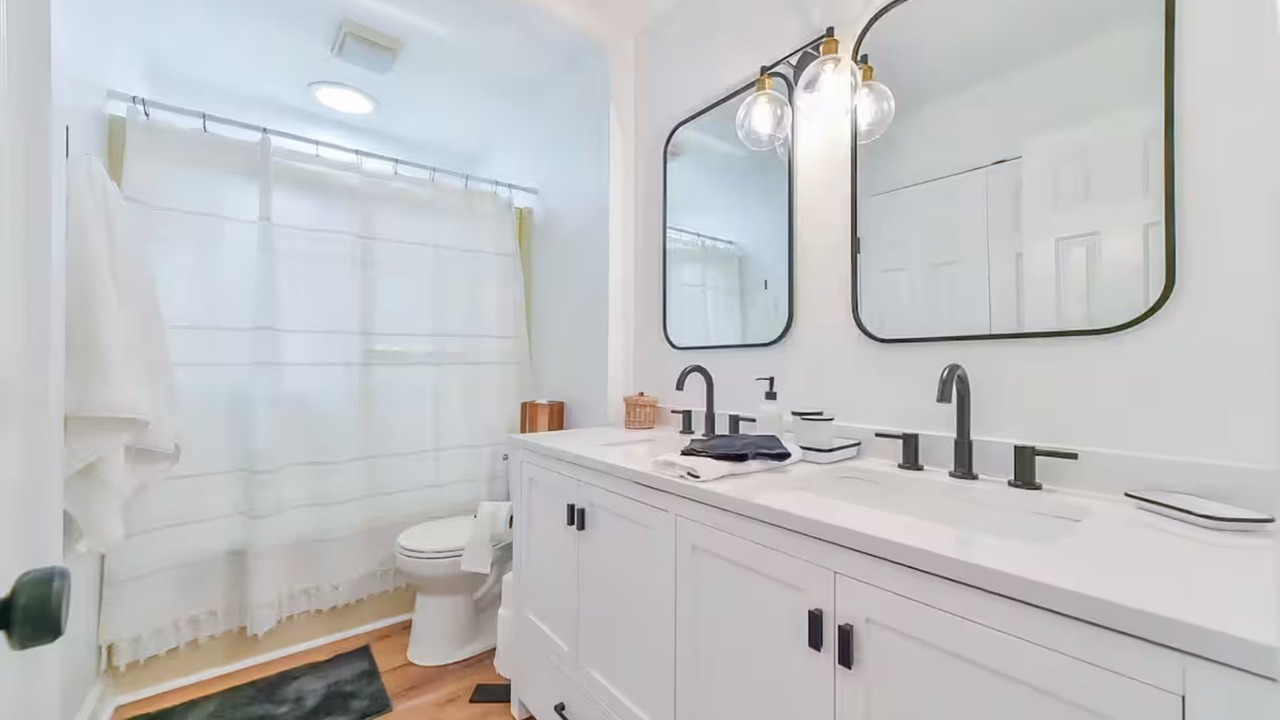 Photo of Bathroom in Roxboro