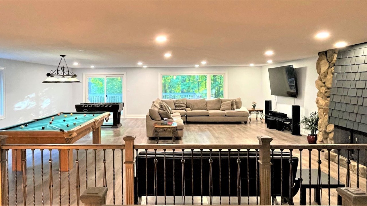 Photo of Livingroom in Gravenhurst
