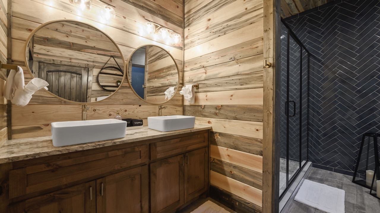 Photo of Bathroom in Golden